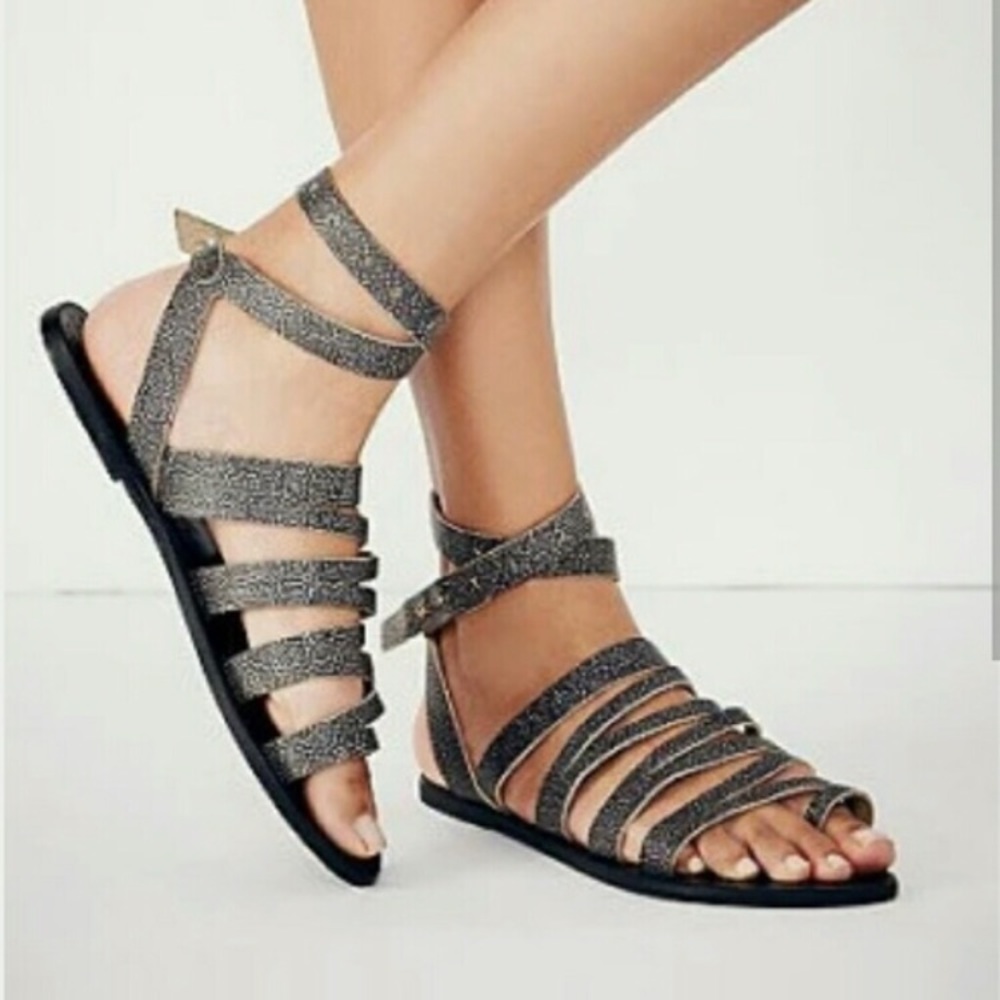 ⭐️Free People⭐️sandals size 38.